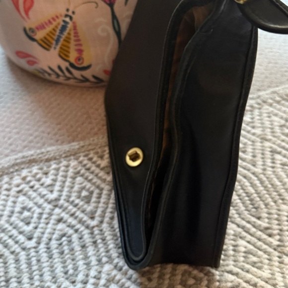 👛Coach 9718 Legacy Black Leather Shoulder Bag with Gold Accents Crescent Flap - Picture 10 of 15